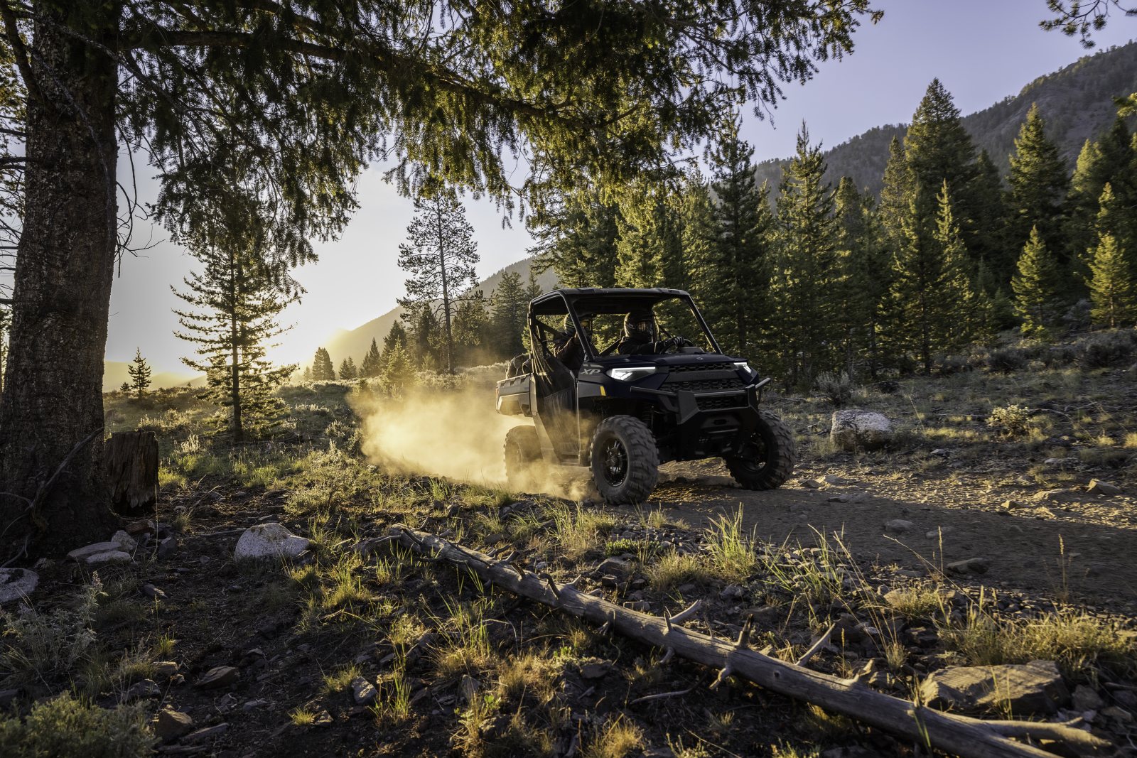 Modelová řada Polaris Off Road pro rok 2023 s novými vylepšeními a novými barvami se blíží k dealerům