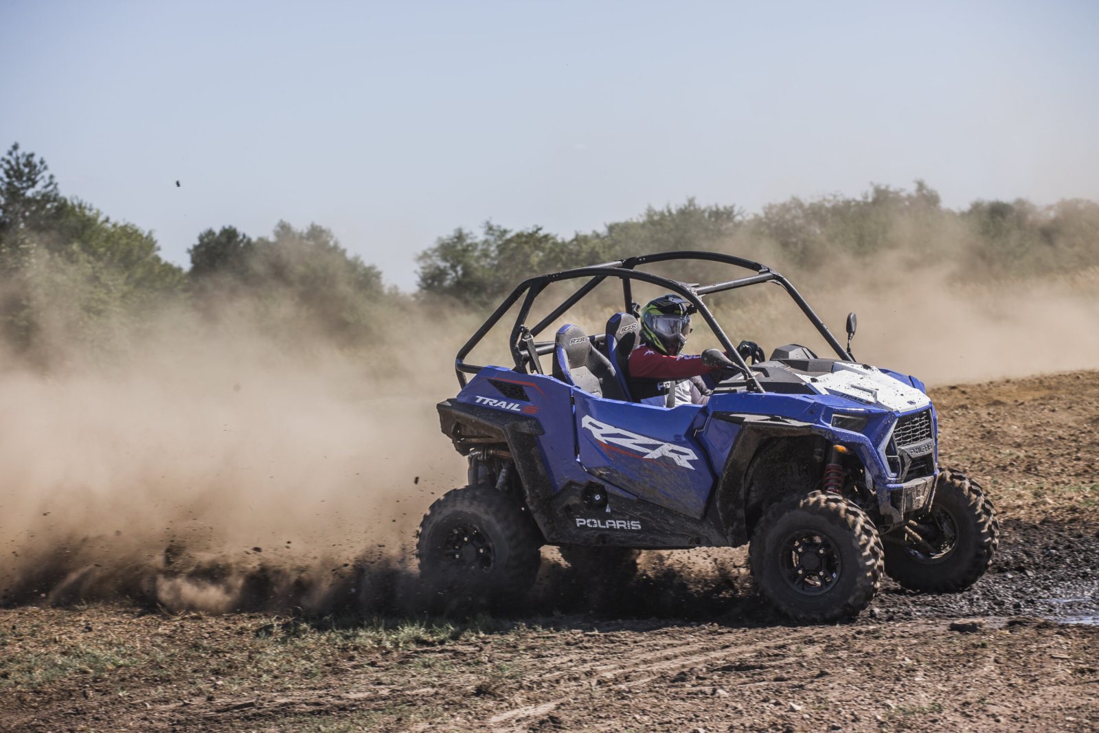 Ovládněte terén s novým Polarisem RZR Trail S 1000