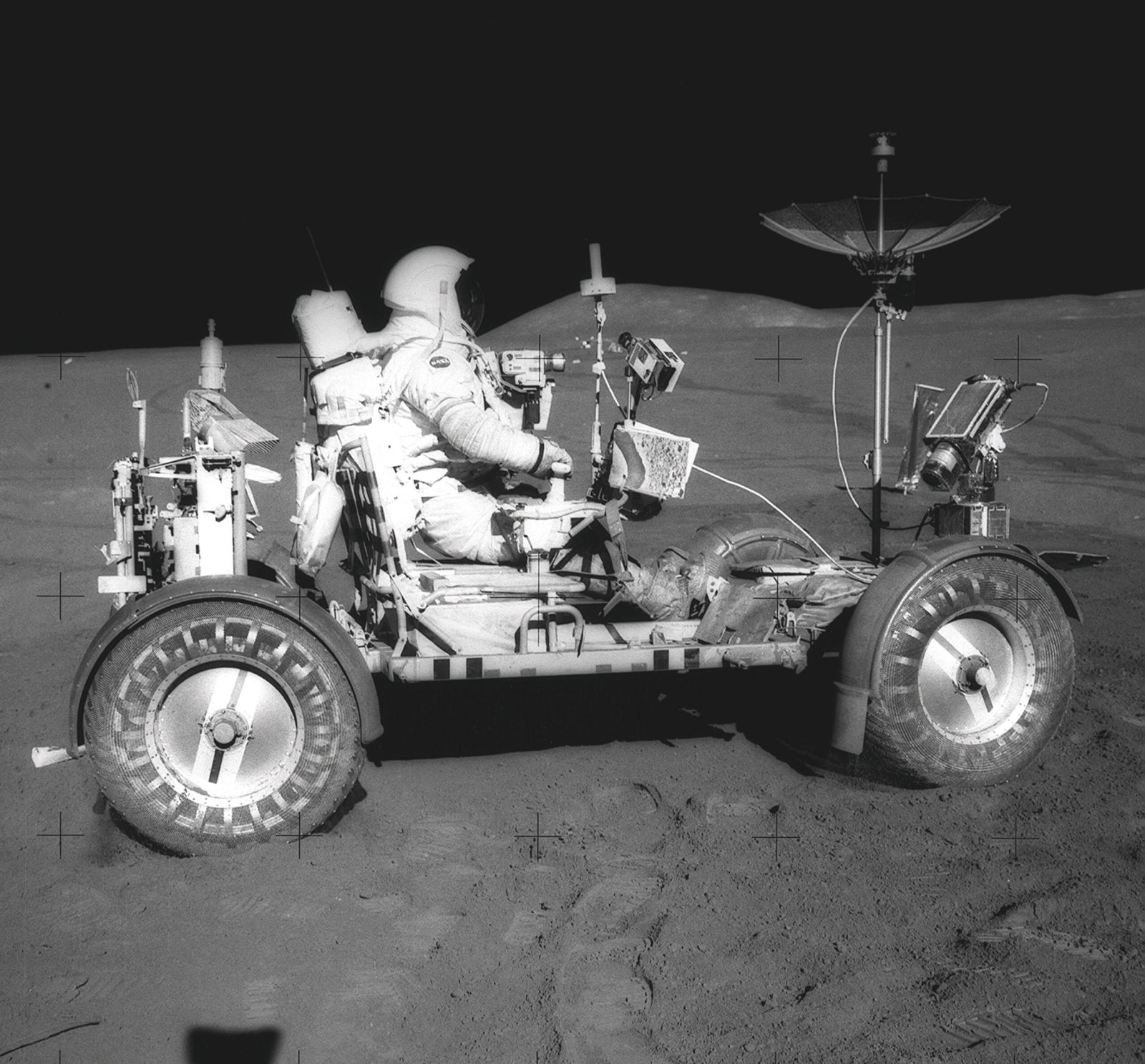 Polaris si připomíná 53 let od historické mise Apollo 15, jejíž součástí bylo také unikátní lunární vozítko