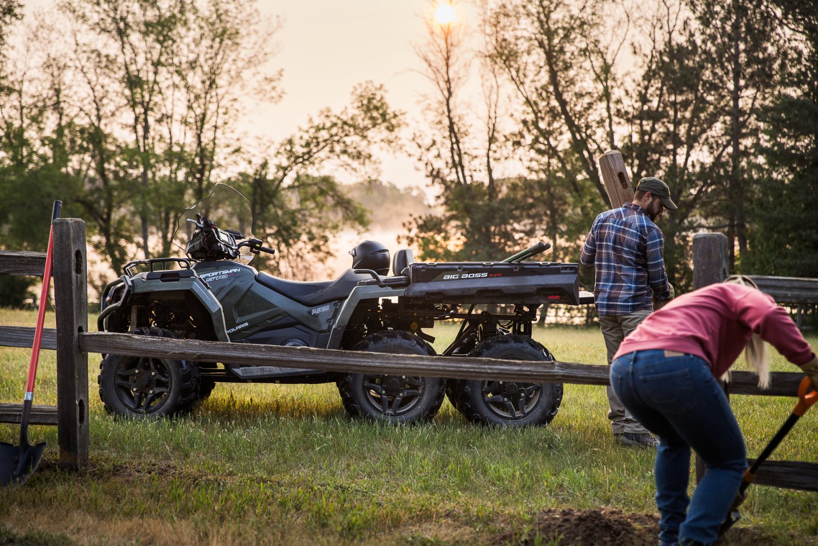 Polaris představuje svoji nejkomplexnější řadu ATV Pro dvě osoby