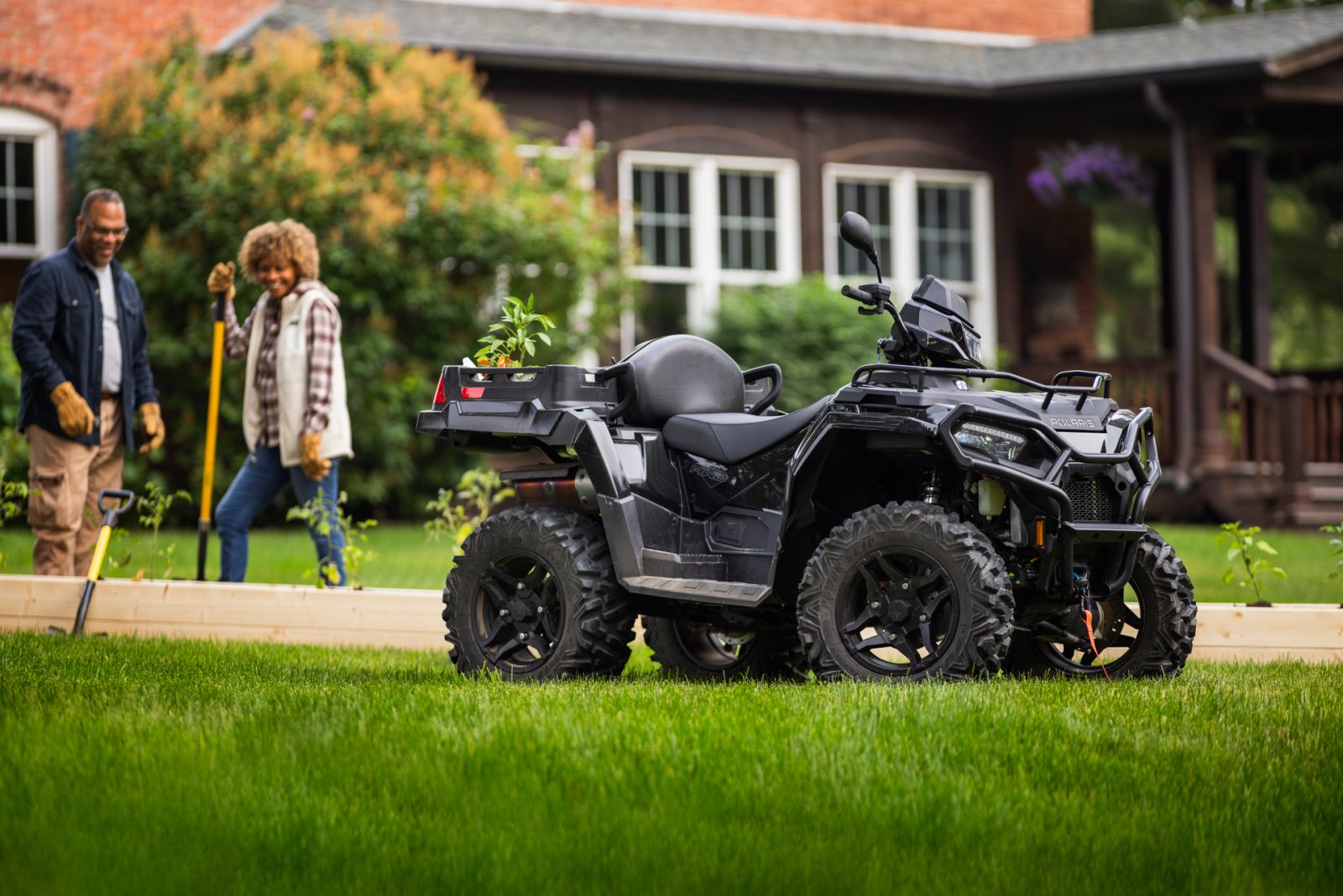 Polaris představuje svoji nejkomplexnější řadu ATV Pro dvě osoby