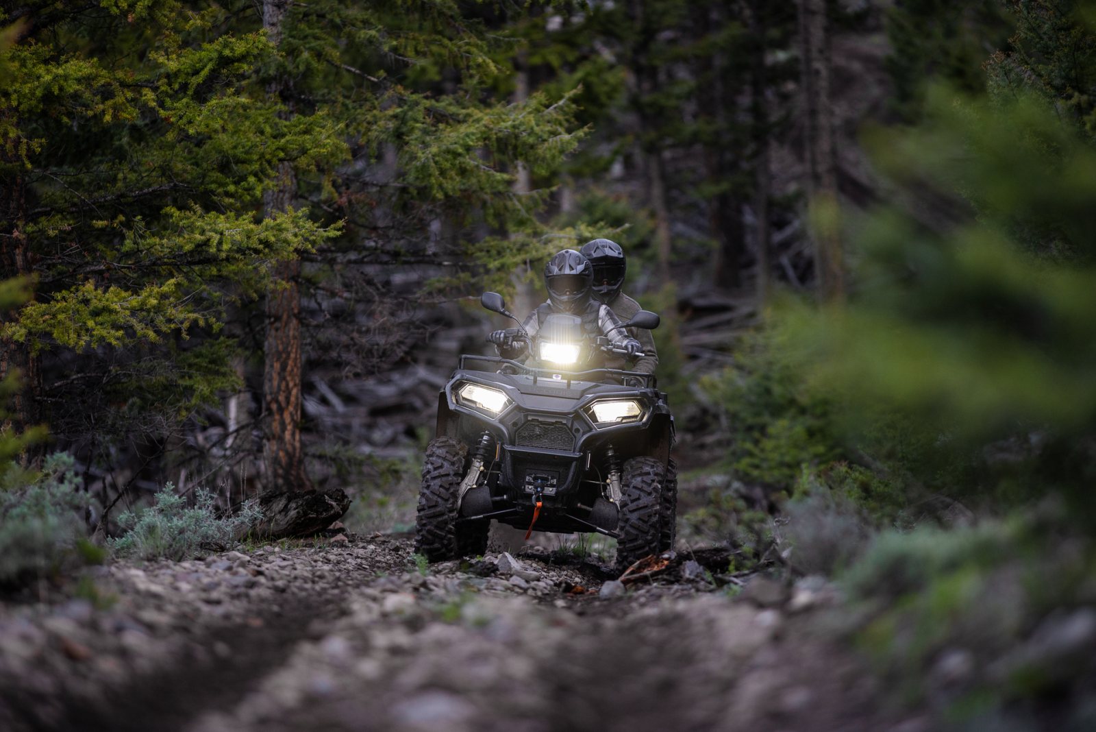 Polaris představuje svoji nejkomplexnější řadu ATV Pro dvě osoby