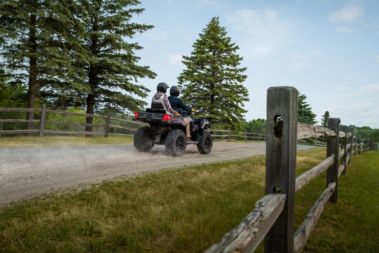 Polaris představuje svoji nejkomplexnější řadu ATV Pro dvě osoby