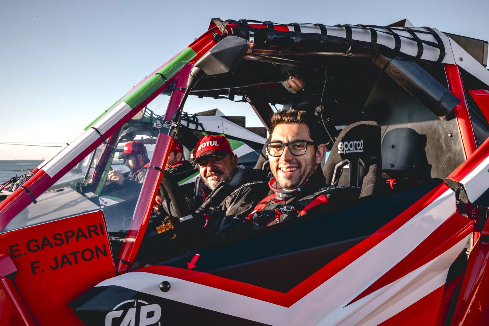 Polaris se zúčastní Rallye Dakar 2024 s osmi posádkami