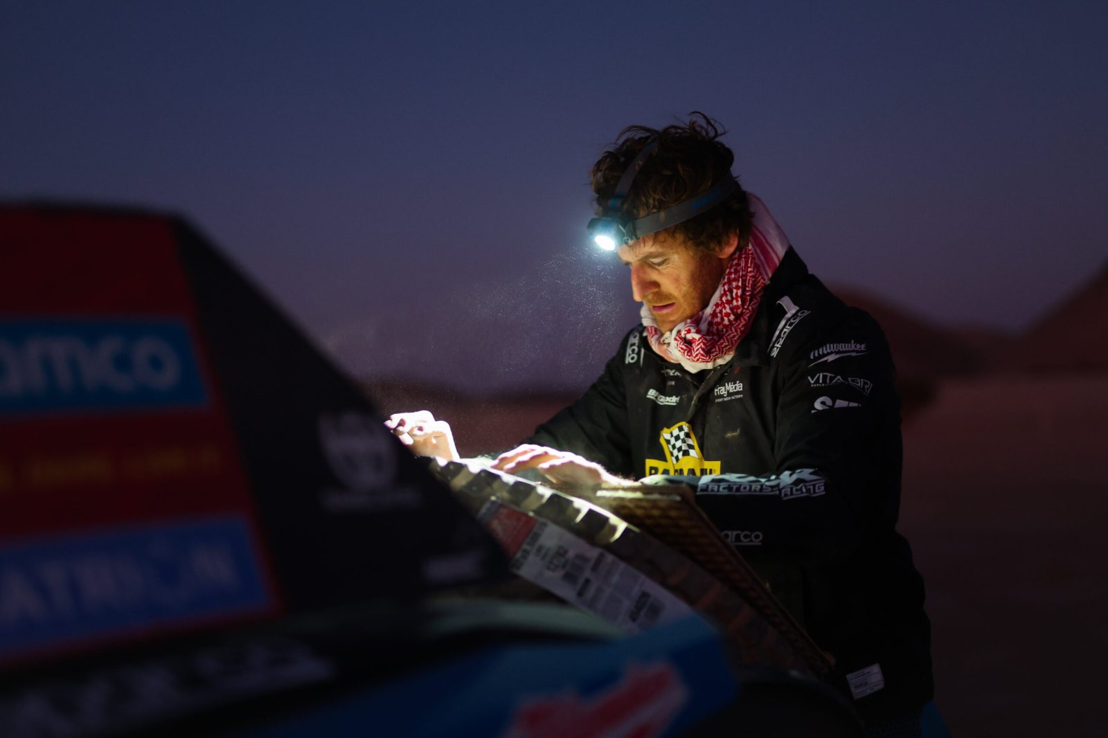 Tým Sébastien Loeb Racing – RZR Factory Racing je v polovině Dakaru ve vedení kategorie SSV