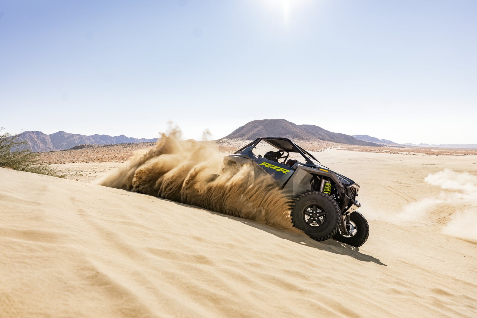 Polaris představuje svoje nejsilnější a nejmodernější Side-By-Side: RZR Pro R a RZR Turbo R