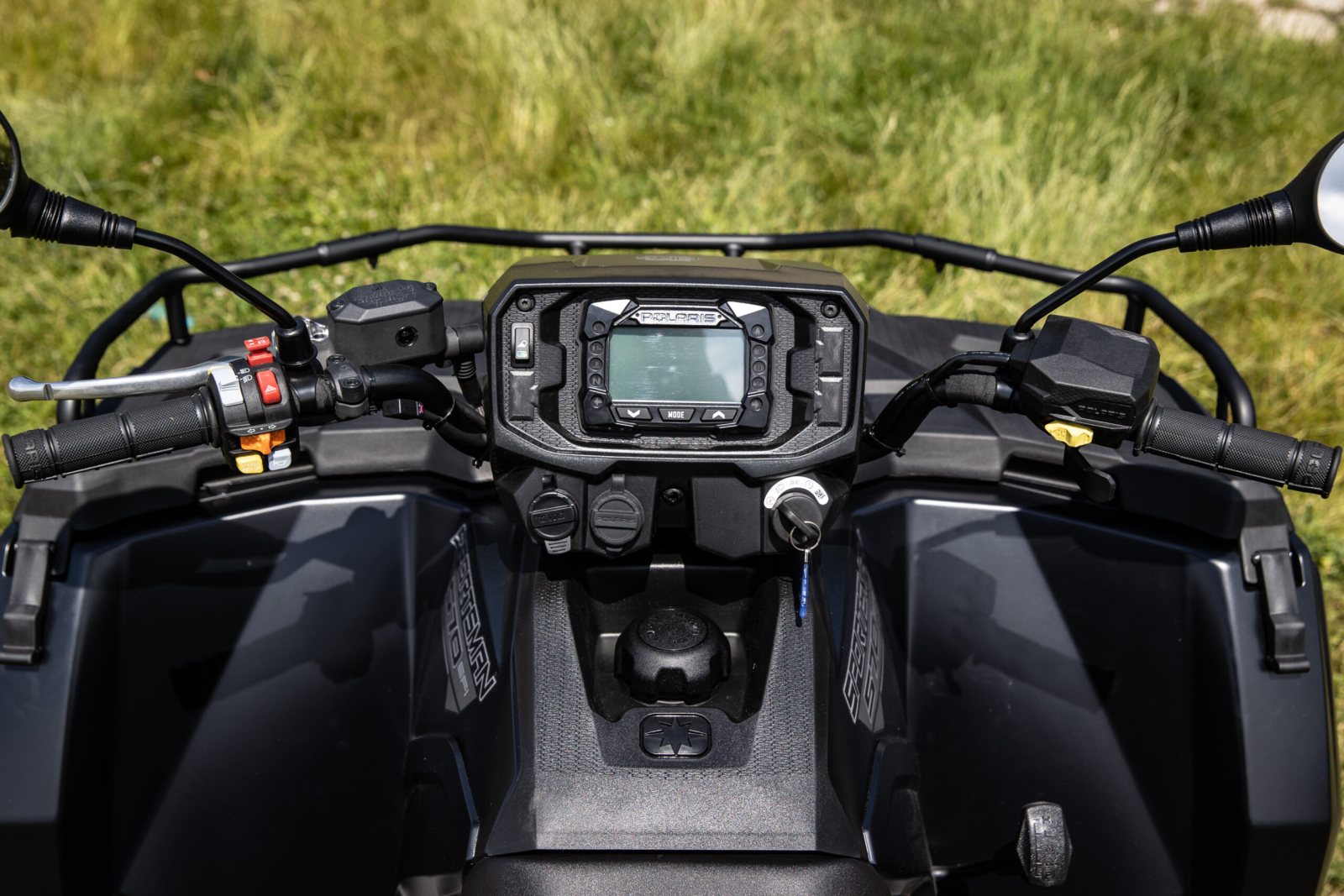 Polaris Off Road rozšiřuje modelovou nabídku pro rok 2026, včetně zcela nového ATV pro dva jezdce