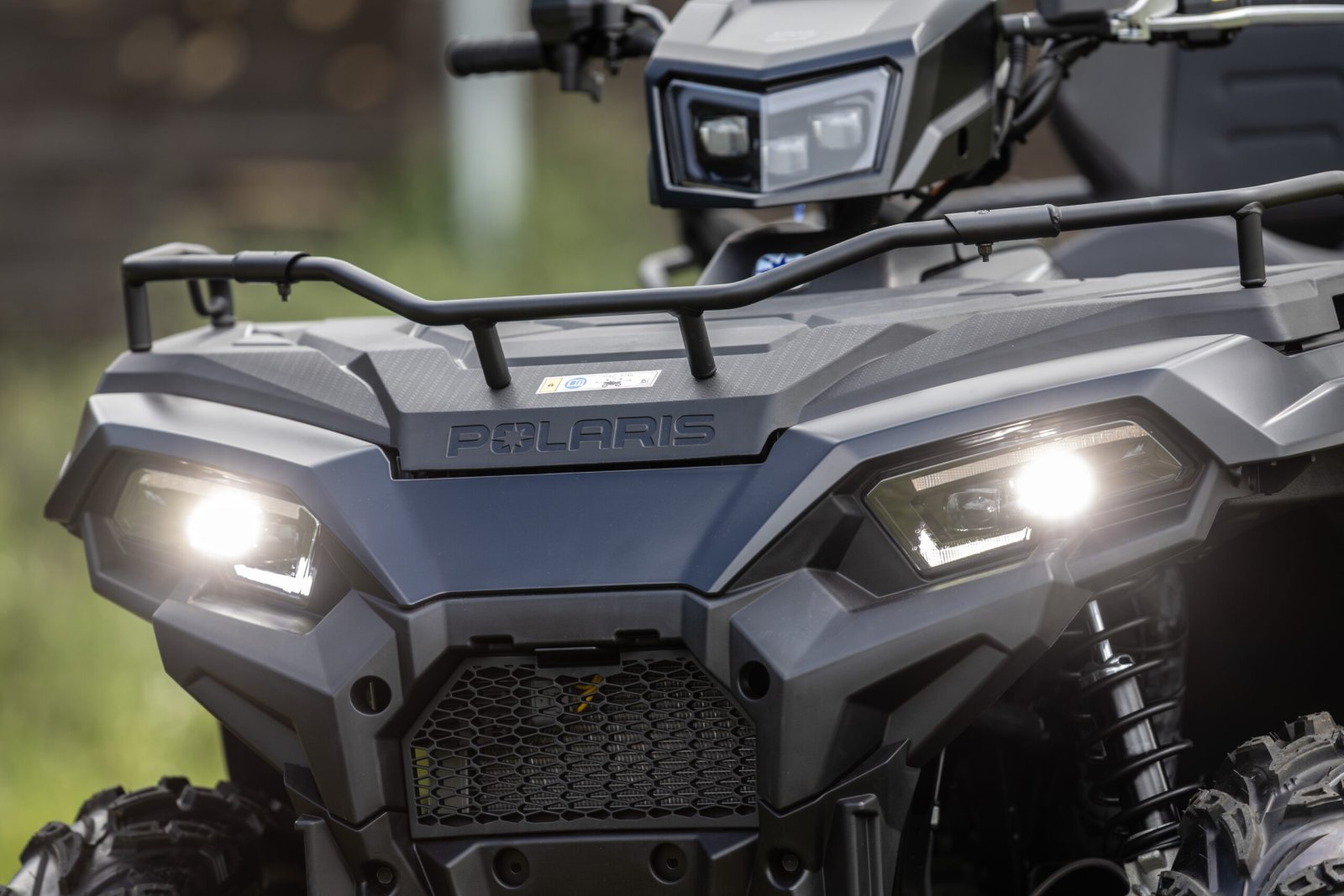 Polaris Off Road rozšiřuje modelovou nabídku pro rok 2026, včetně zcela nového ATV pro dva jezdce