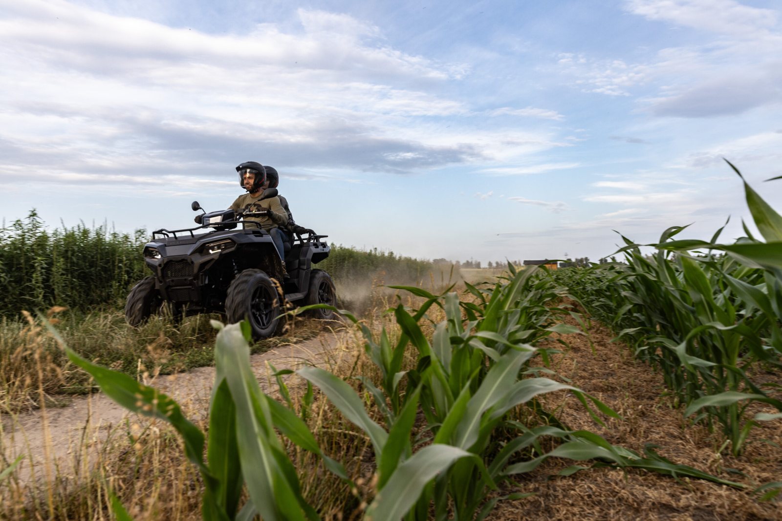 Polaris Off Road rozšiřuje modelovou nabídku pro rok 2026, včetně zcela nového ATV pro dva jezdce