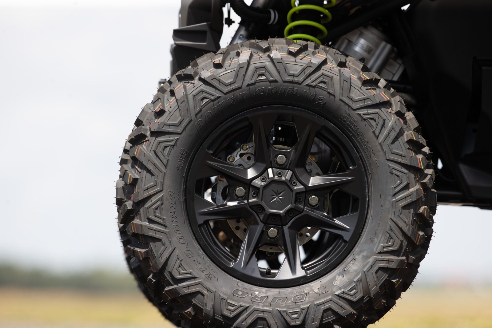 Polaris Off Road rozšiřuje modelovou nabídku pro rok 2026, včetně zcela nového ATV pro dva jezdce