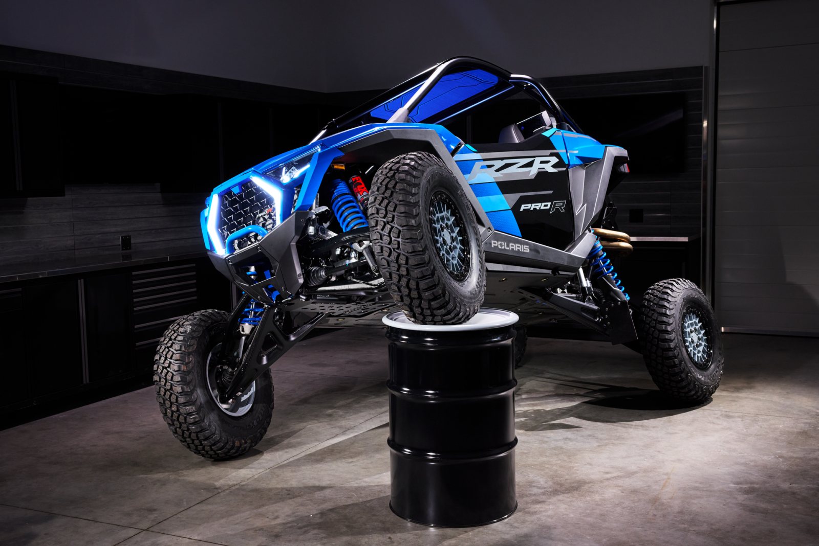 Polaris posouvá legendární jízdní vlastnosti modelu RZR s novým RZR Pro R Ultra Edition