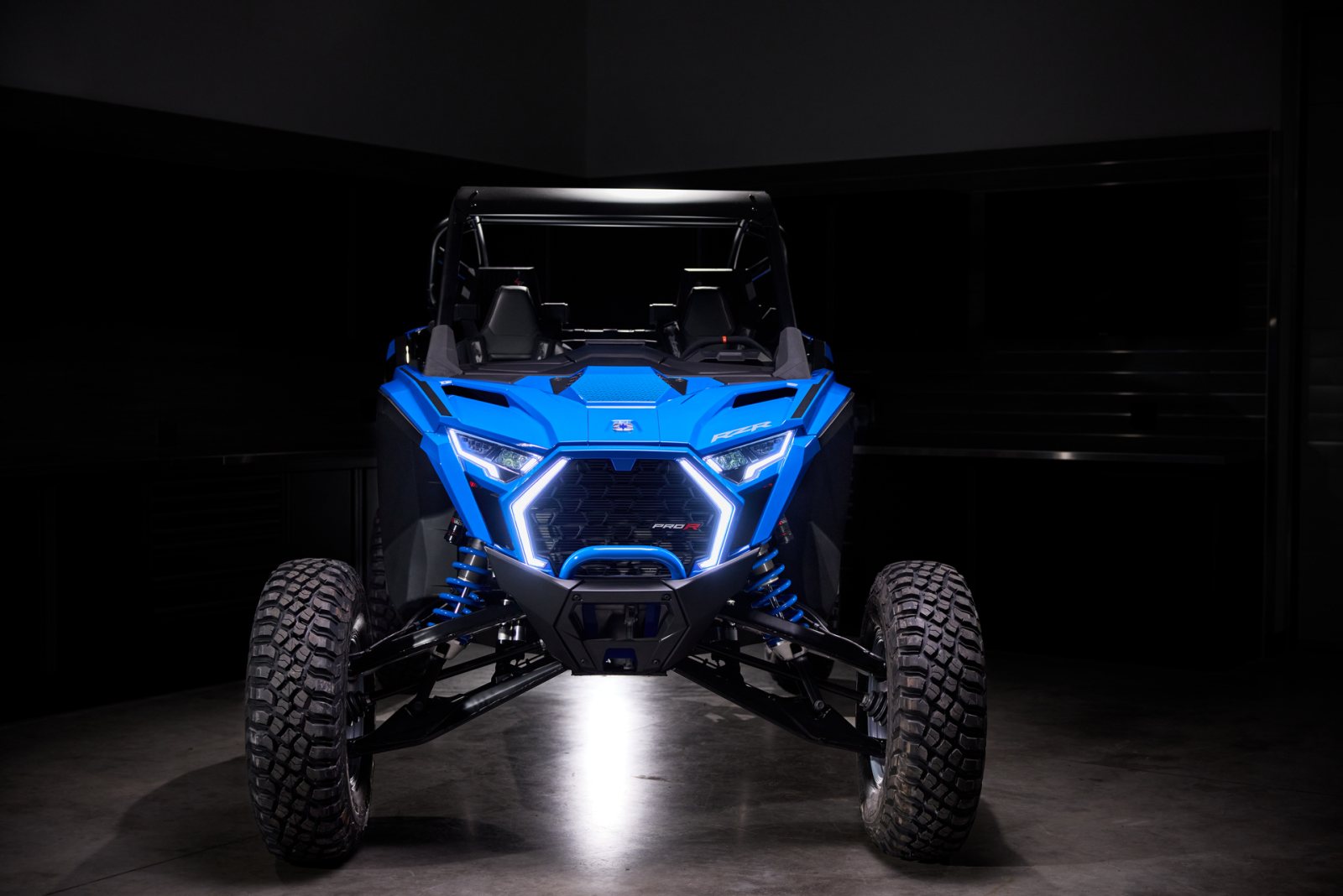Polaris posouvá legendární jízdní vlastnosti modelu RZR s novým RZR Pro R Ultra Edition