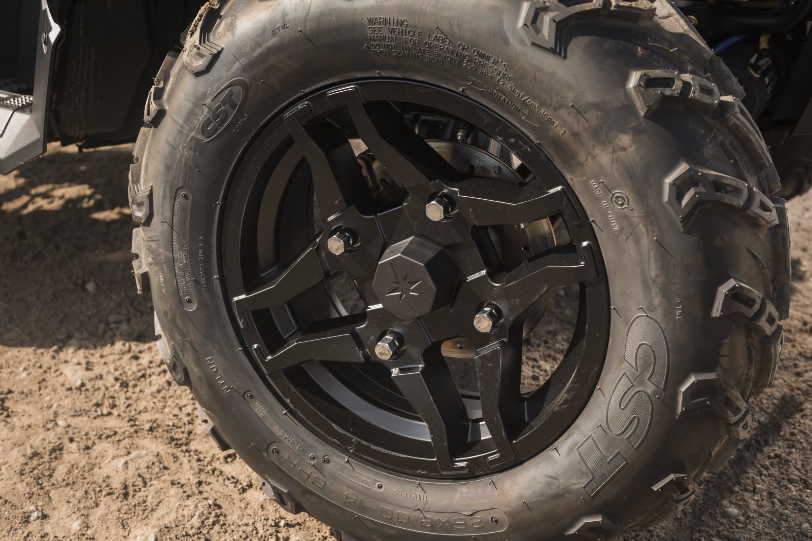 Polaris Sportsman 570 Black Edition: do off-roadu ještě stylověji