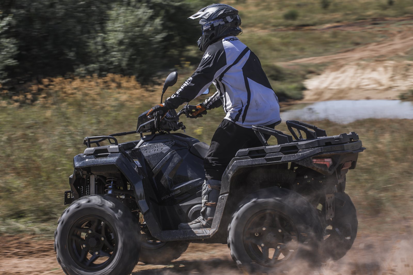 Polaris Sportsman 570 Black Edition: do off-roadu ještě stylověji