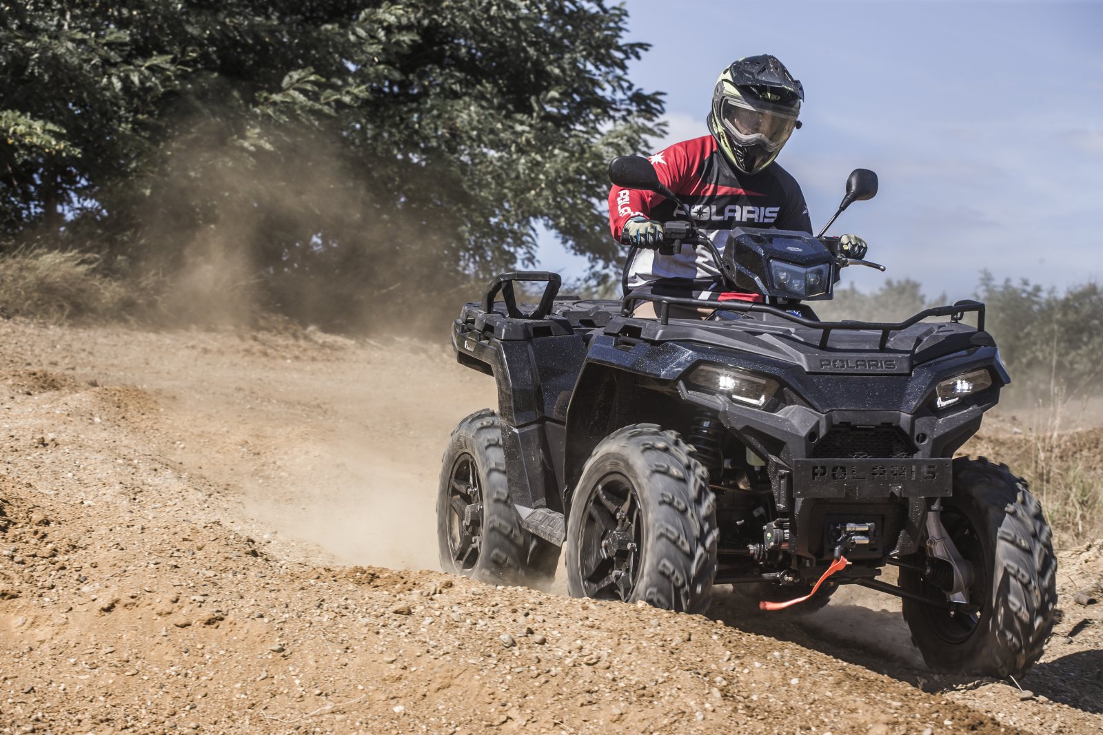 Polaris Sportsman 570 Black Edition: do off-roadu ještě stylověji