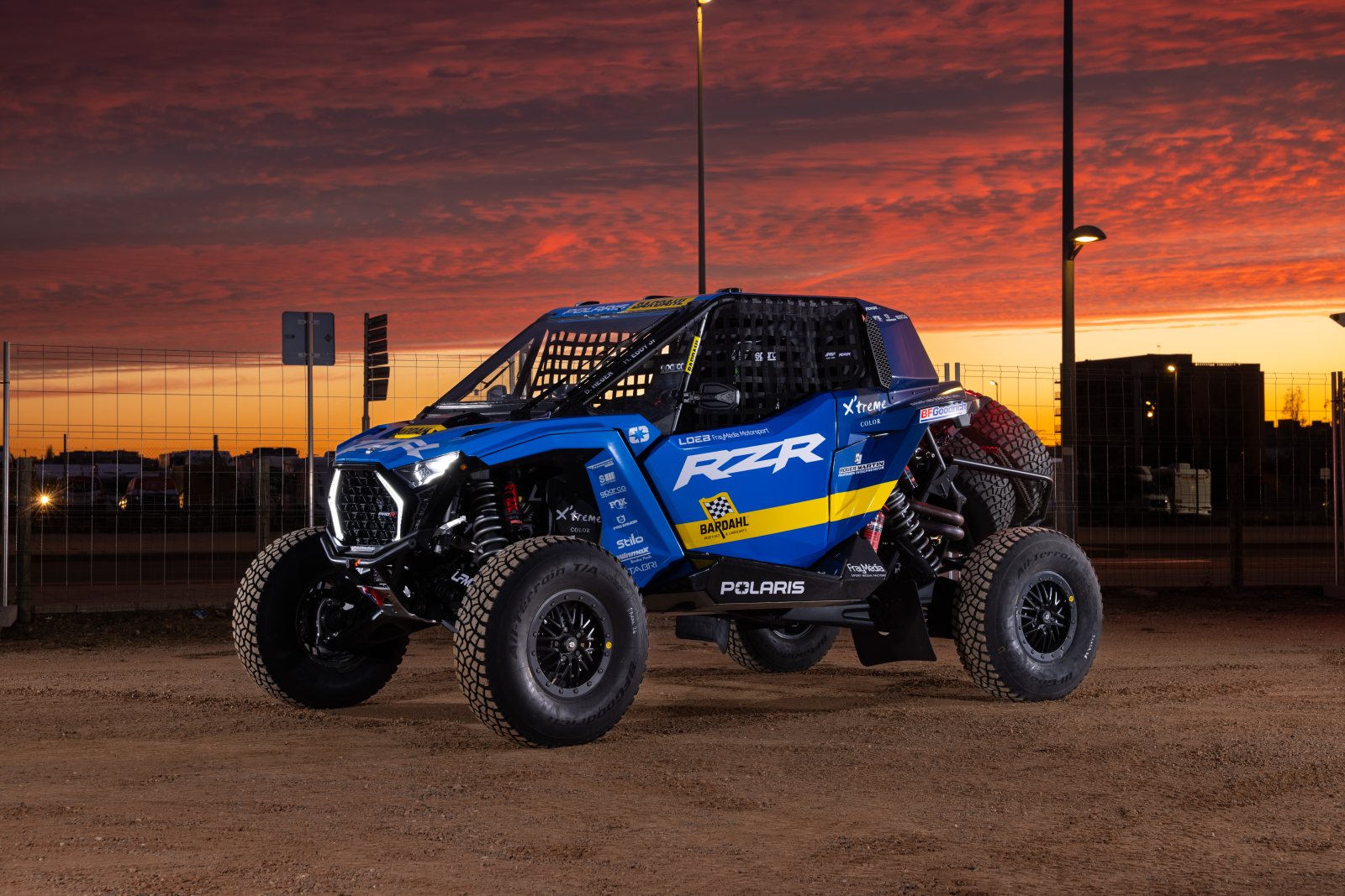 Polaris a Loeb FrayMédia Motorsport slaví na Dakaru vítězství v kategorii SSV a tři posádky v top 10