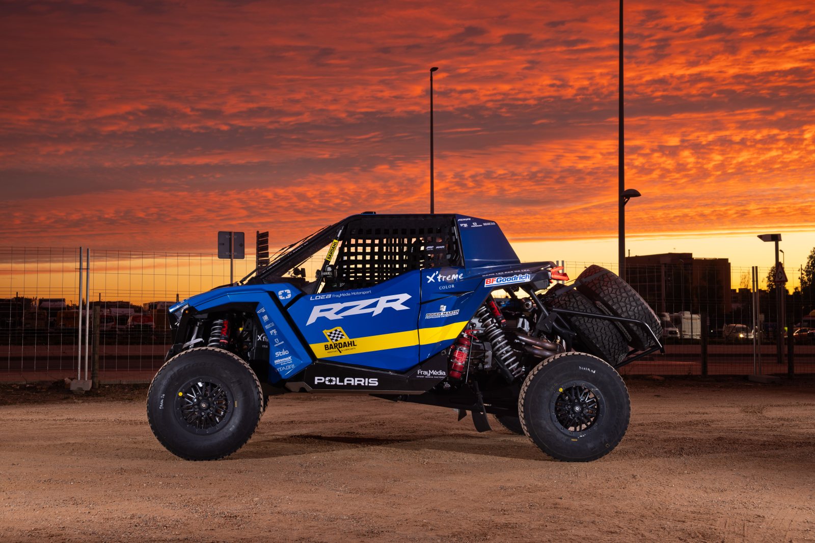 Polaris a Loeb FrayMédia Motorsport slaví na Dakaru vítězství v kategorii SSV a tři posádky v top 10