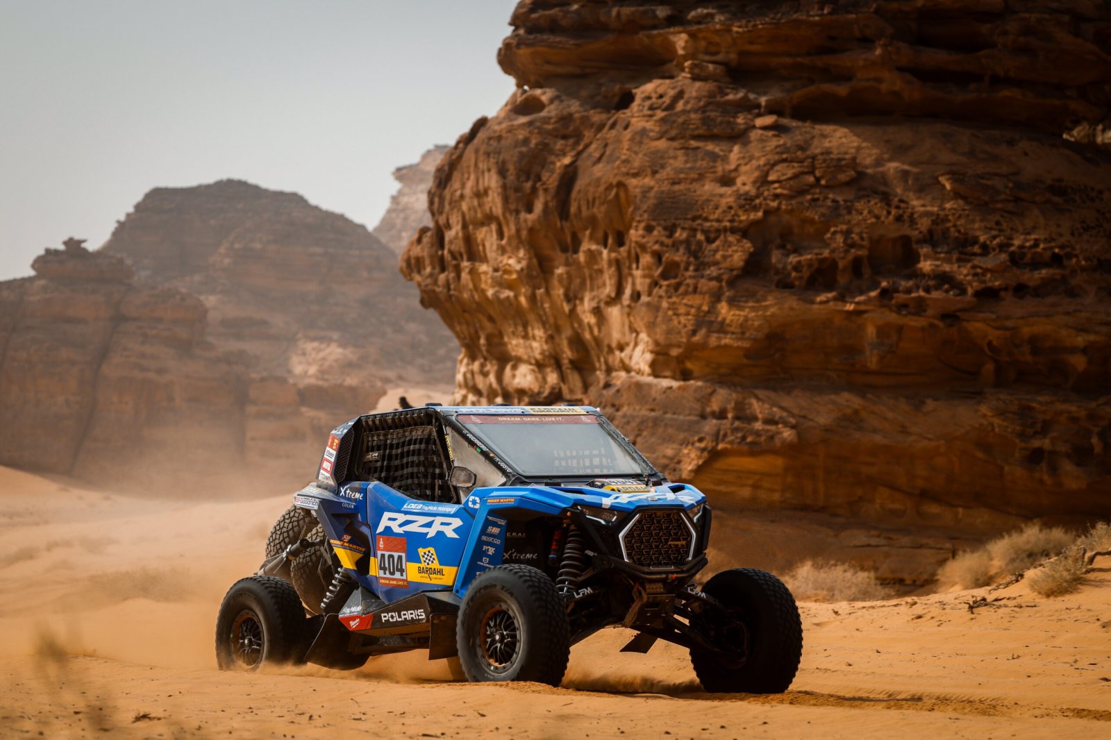 Polaris a Loeb FrayMédia Motorsport slaví na Dakaru vítězství v kategorii SSV a tři posádky v top 10