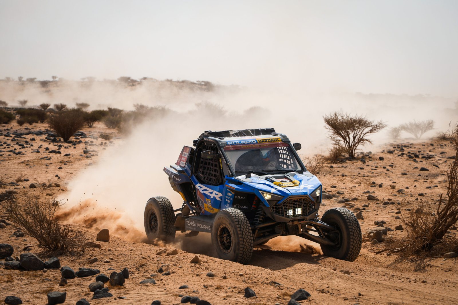 Polaris a Loeb FrayMédia Motorsport slaví na Dakaru vítězství v kategorii SSV a tři posádky v top 10
