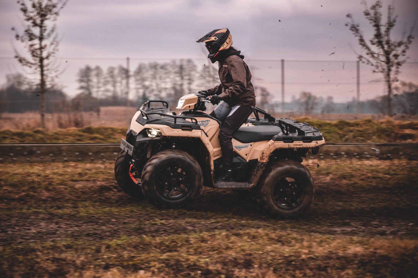 Připravte se na další misi: Polaris Sportsman 570 EPS v edici Military Tan